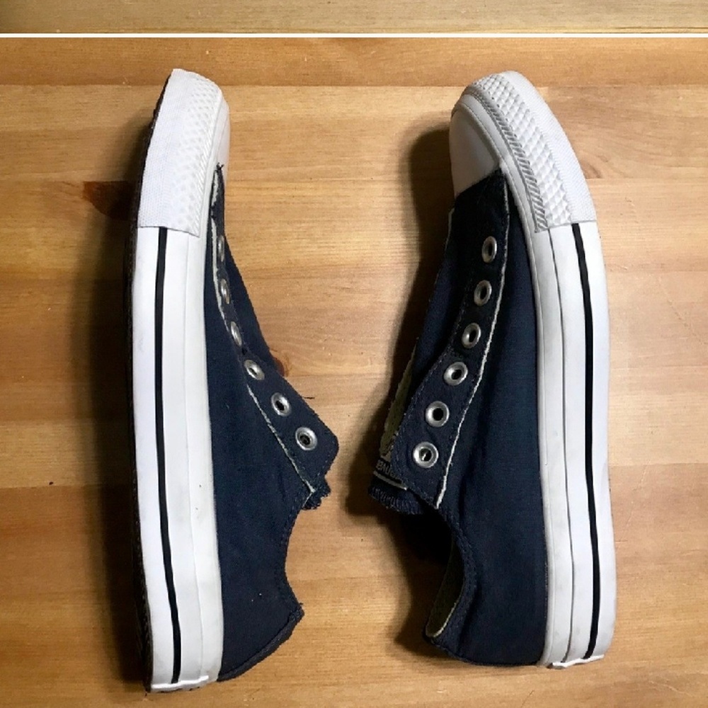 Dark blue converse allstars